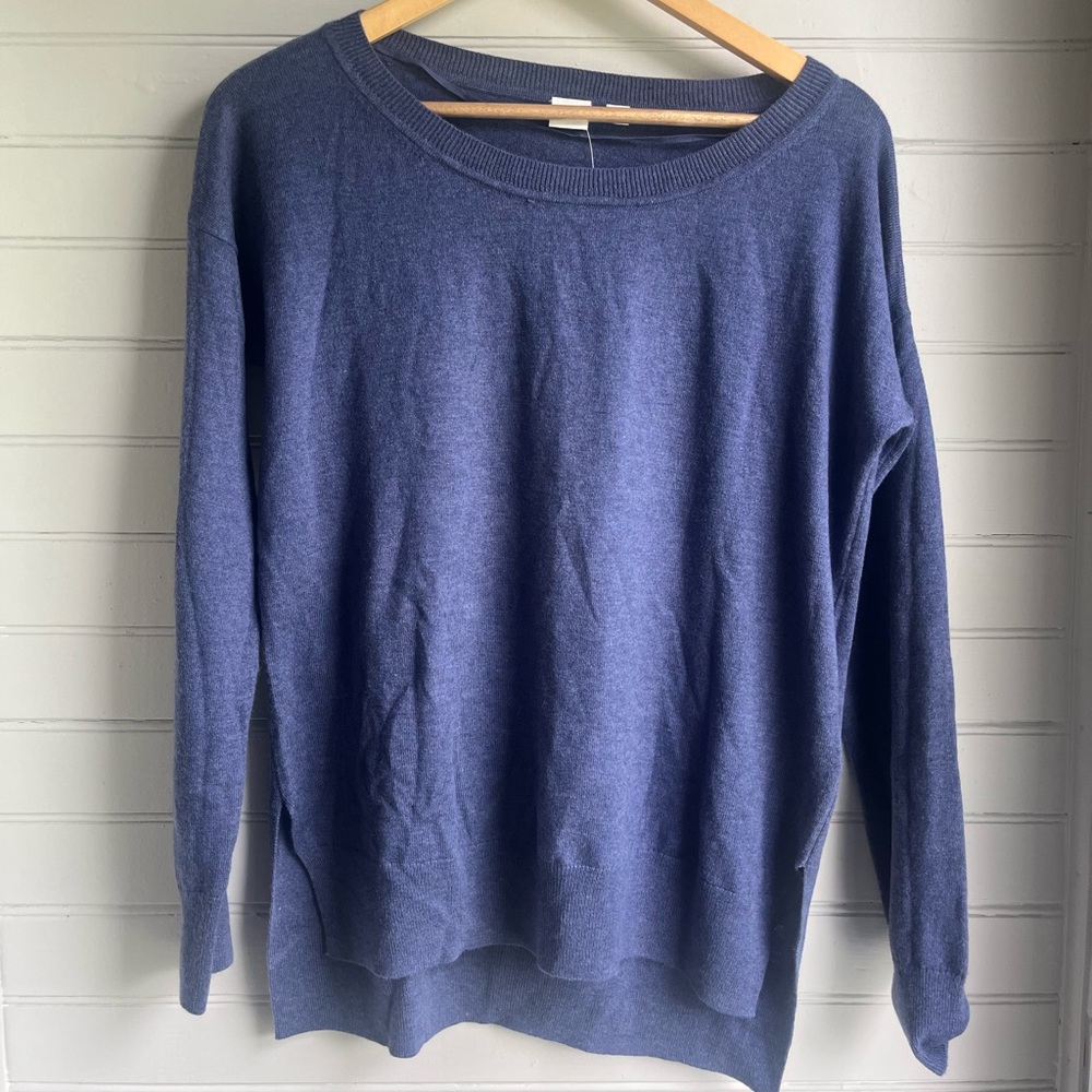 GAP Blue Crewneck Sweater - NWT classic summer time layer